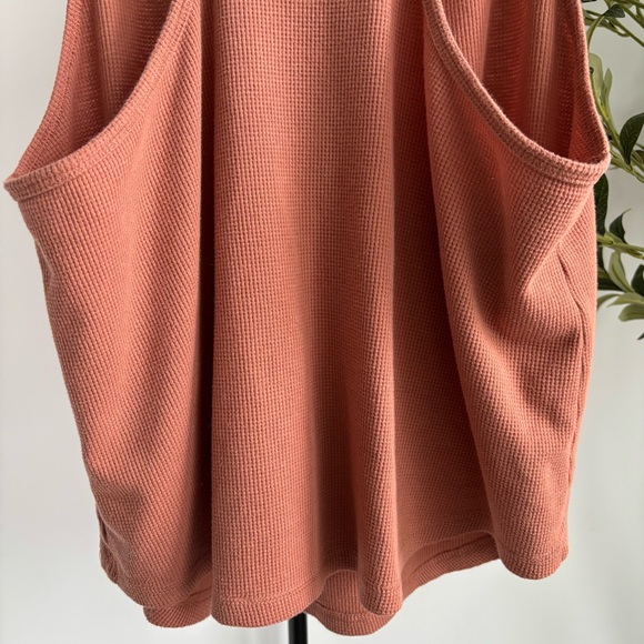 • [Old Navy] Racerback • - Picture 10 of 12